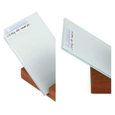 Vitrage laminé de sécurité de couleur blanche et laiteuse